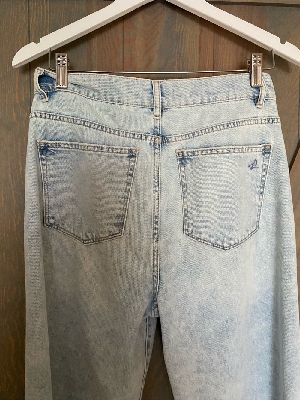 DL1961 Light Wash High-Rise Wide Leg Jeans - Picture 4 of 8